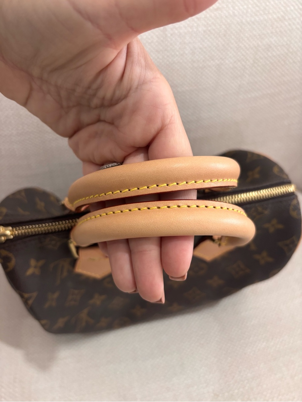Authentic Louis Vuitton discontinued speedy 25 monogram satchel - Picture 3 of 16